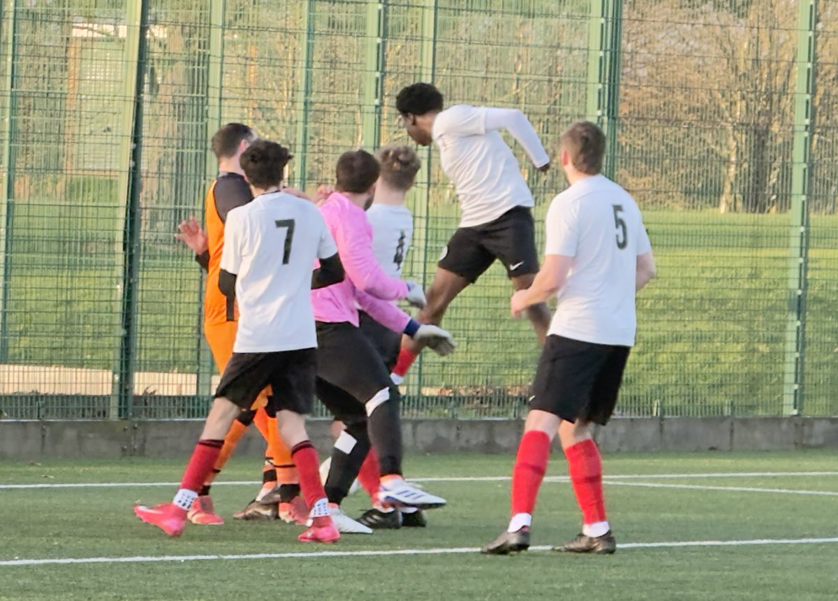 ALSP8's tweet image. Halftime at Walbottle Campus in @nfalliance1890 D3  @HeddonUnitedFC lead @Redheugh1957 1-0 with a goal just before the break immediately after the visitors had a goal disallowed for offside .