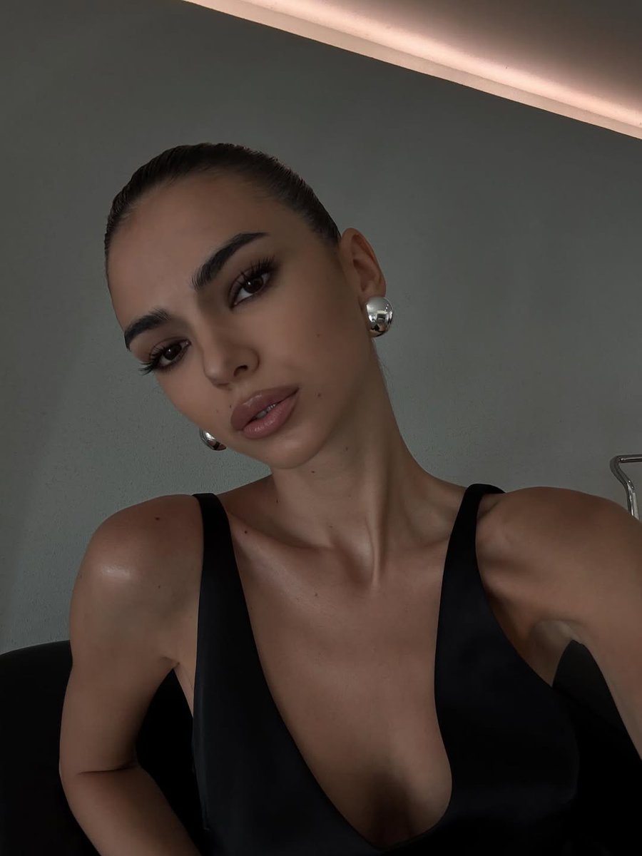 It's finally the weekend and so good to be around~