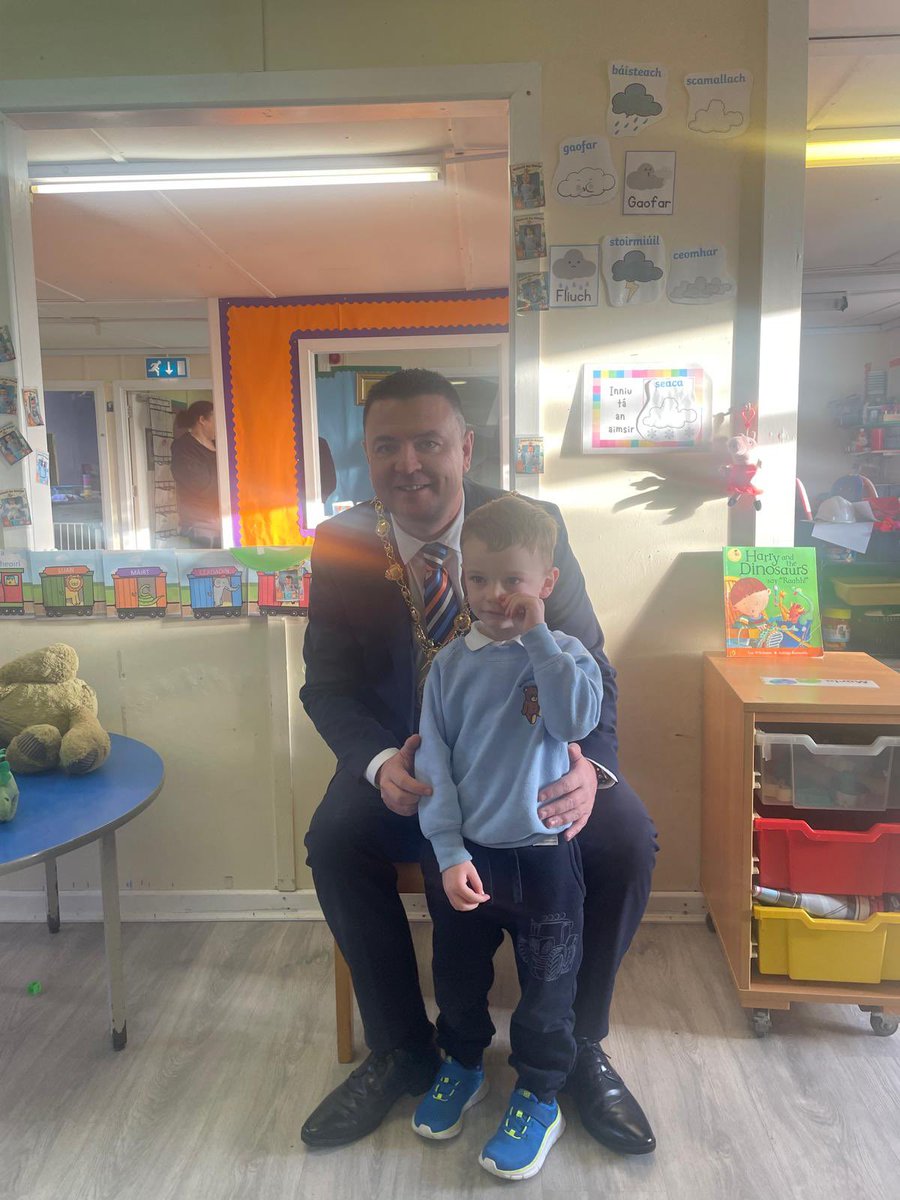 mayordcsdc's tweet image. Delighted to visit Naíscoil na Deirge in Castlederg and meet the wonderful children and dedicated staff. Inspiring to see Irish-medium education nurturing young learners and our shared cultural heritage.

Moladh mór daoibh uilig. 🌱📚