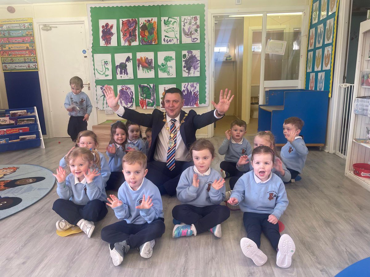 mayordcsdc's tweet image. Delighted to visit Naíscoil na Deirge in Castlederg and meet the wonderful children and dedicated staff. Inspiring to see Irish-medium education nurturing young learners and our shared cultural heritage.

Moladh mór daoibh uilig. 🌱📚