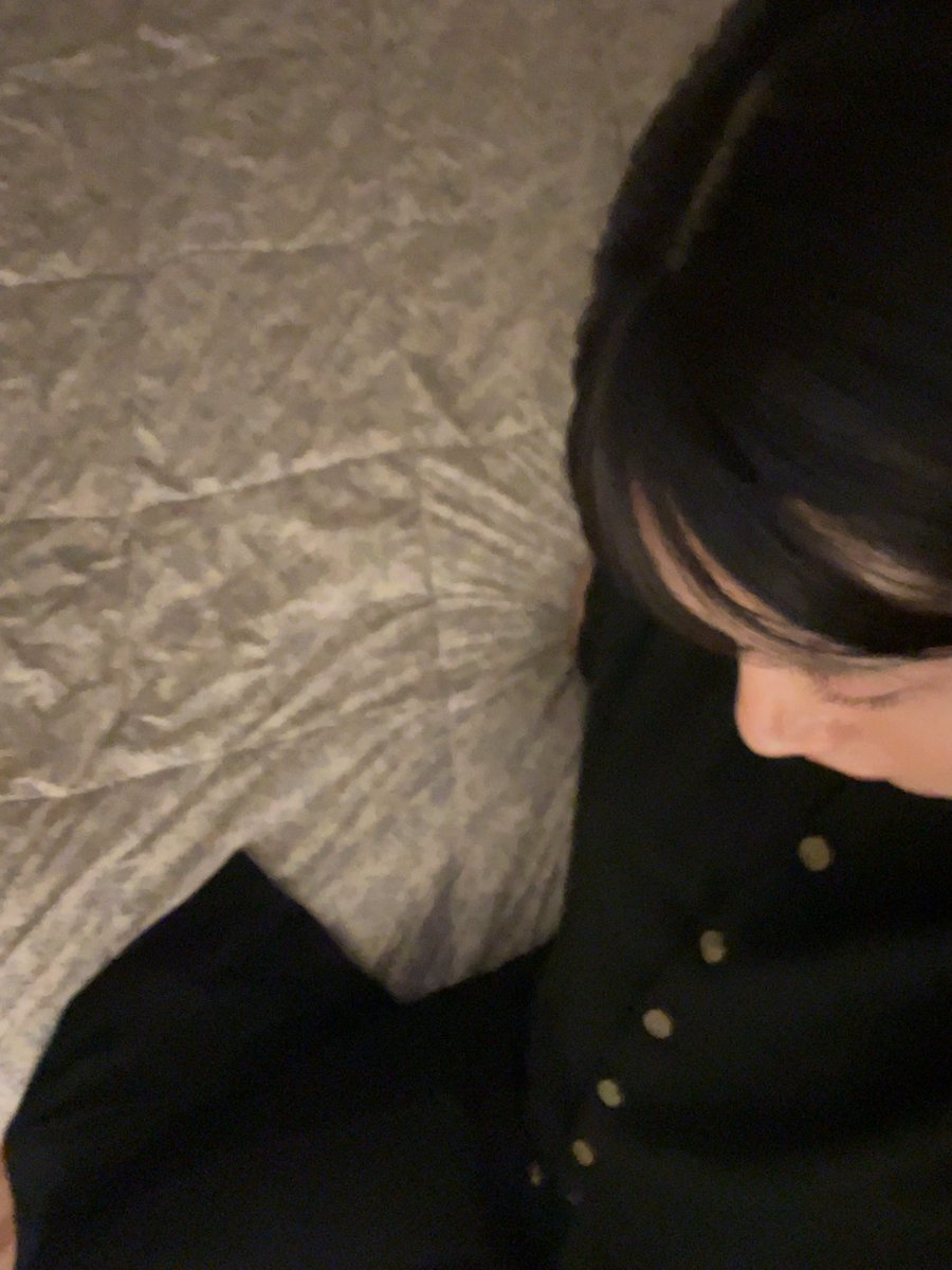 지이지이 tweet media