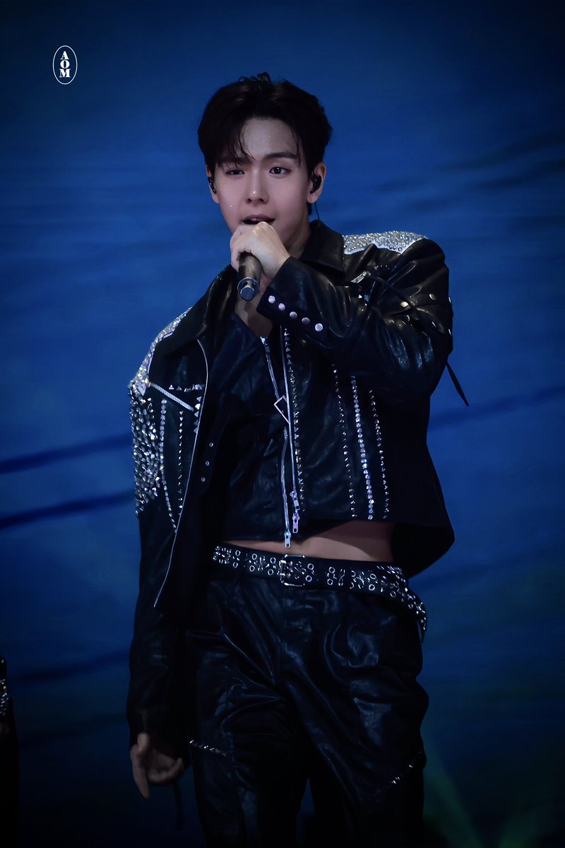▫️260110 골든디스크 #셔누 #SHOWNU
최애가 멋있으면 내 어깨가 올라가버려,,,🫠