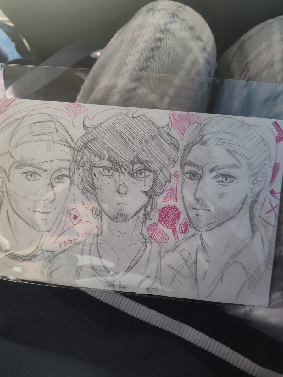 mochipunk's tweet image. My birthday is on January 17!!! Yayyy... ANYWAYS I GOT THESE COMMS AT A CON :) I love my boyfriends 

#dispatch #flambae #flambaefanart #flambaedispatch #l4d2 #left4dead2 #l4dnick #l4d2ellis #l4d2nellis #l4d