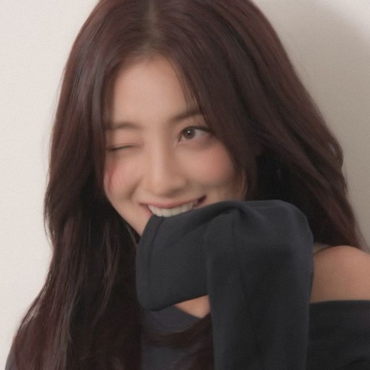 Ini pacarku, mana pacarmu?  /salting brutal ; gebruk meja/