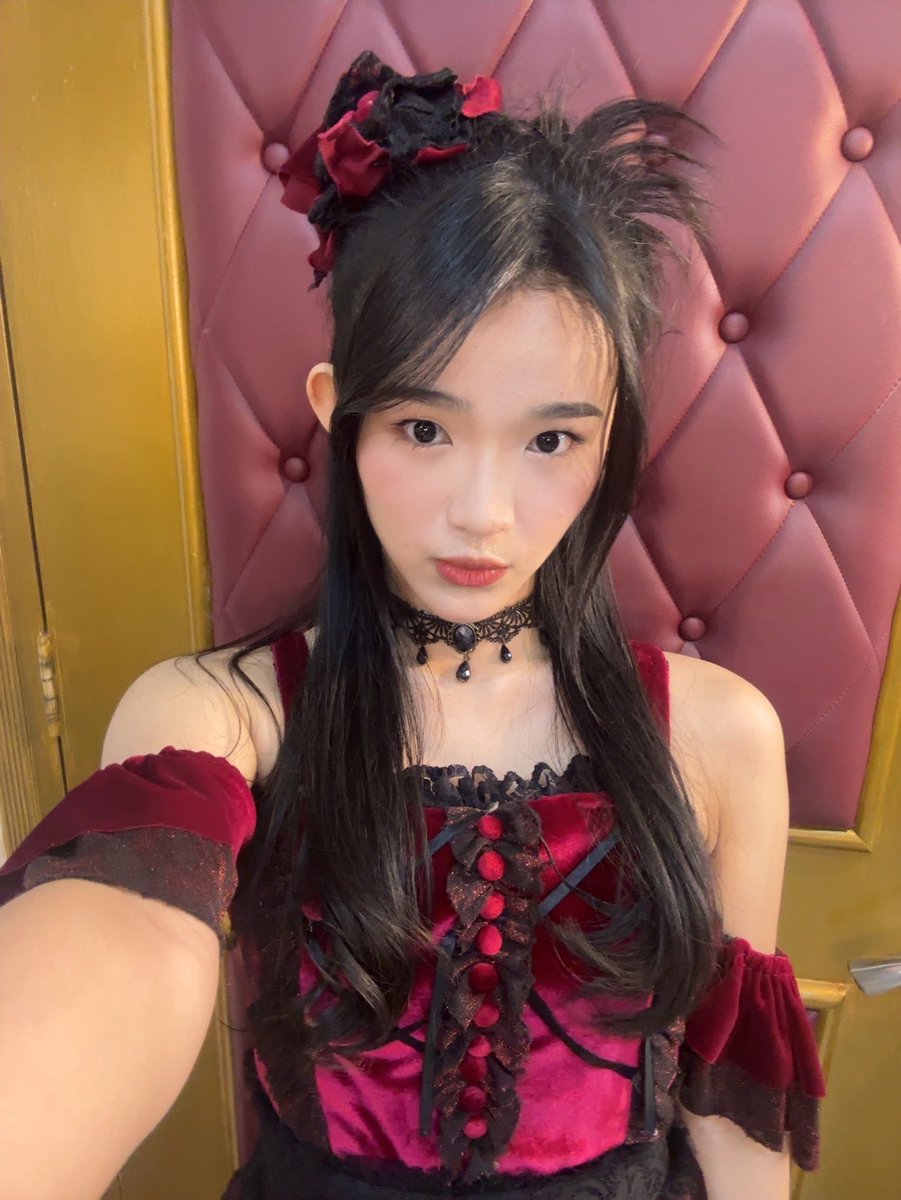 terimakasi semua untuk hari ini!!!❤️ first show sebagai member huhuhuhu 🥹 mohon dukungannya selalu! temani aku belajar dan berkembaangg teruss yaaa! sampai ketemu laaagii 🫶🏻🫶🏻