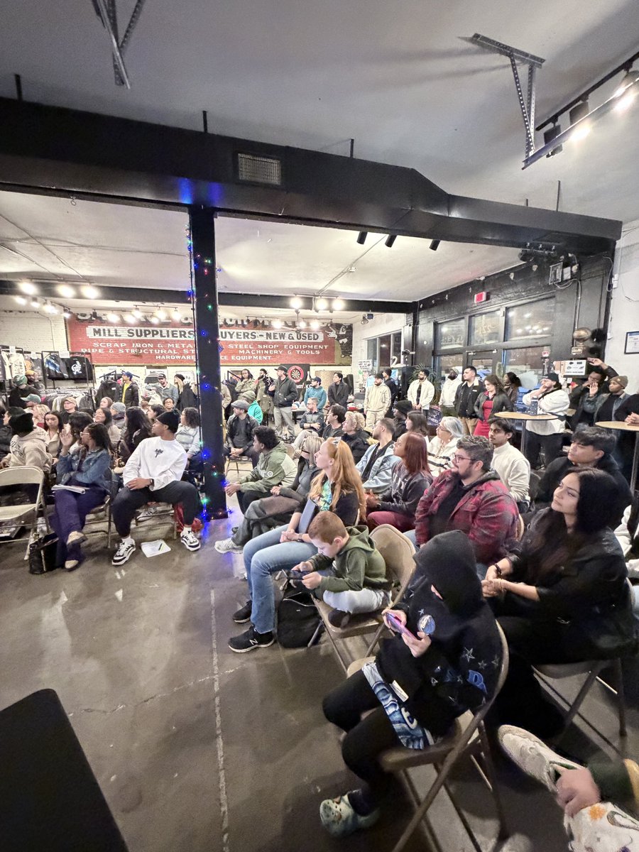 MADEMOBB's tweet photo. Last night kicked off our Blueprint Weekend. Evening of learning, connecting &amp; building community. Be the change you want to see! 

Today we’re kicking off day 2 with real estate investing. Whether it’s your first deal￼ or wanting to scale come be part of the conversation. 1-4PM https://t.co/MdF5wBsNw9
