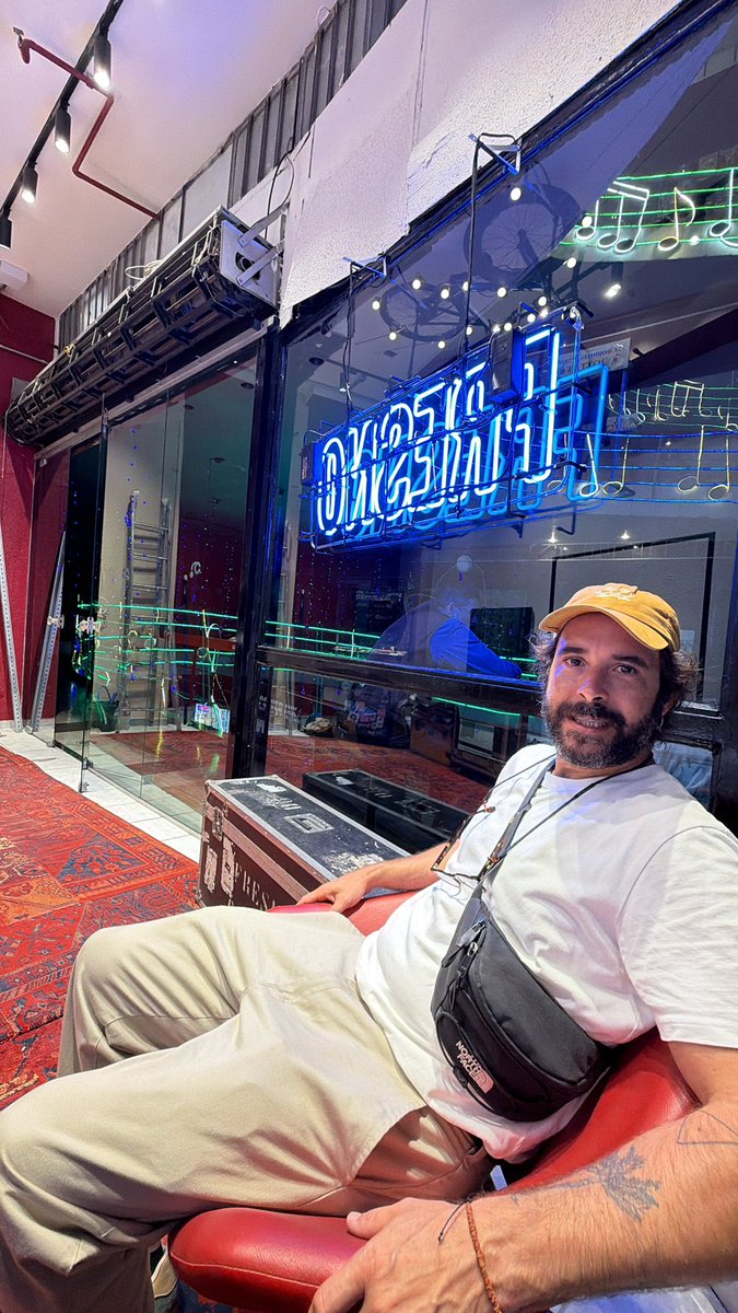 O Lucas Silveira e o Taxista tweet media