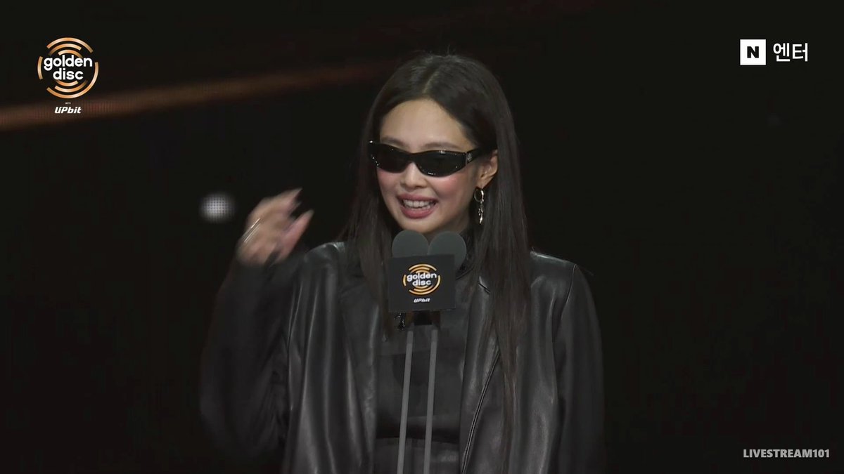 TheePopCore's tweet photo. JENNIE wins "Artist of the Year (Daesang)" at the 40th Golden Disc Awards.

She is the FIRST Soloist to win this award in the ceremony's history. https://t.co/hAEZPmWW3z