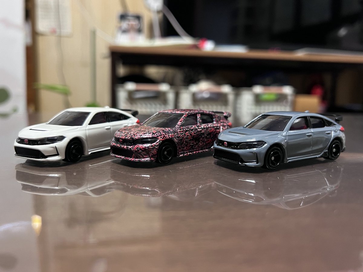 やっとグレーのトミカ見つけた！ 新品未開封、リサ屋で1900円！