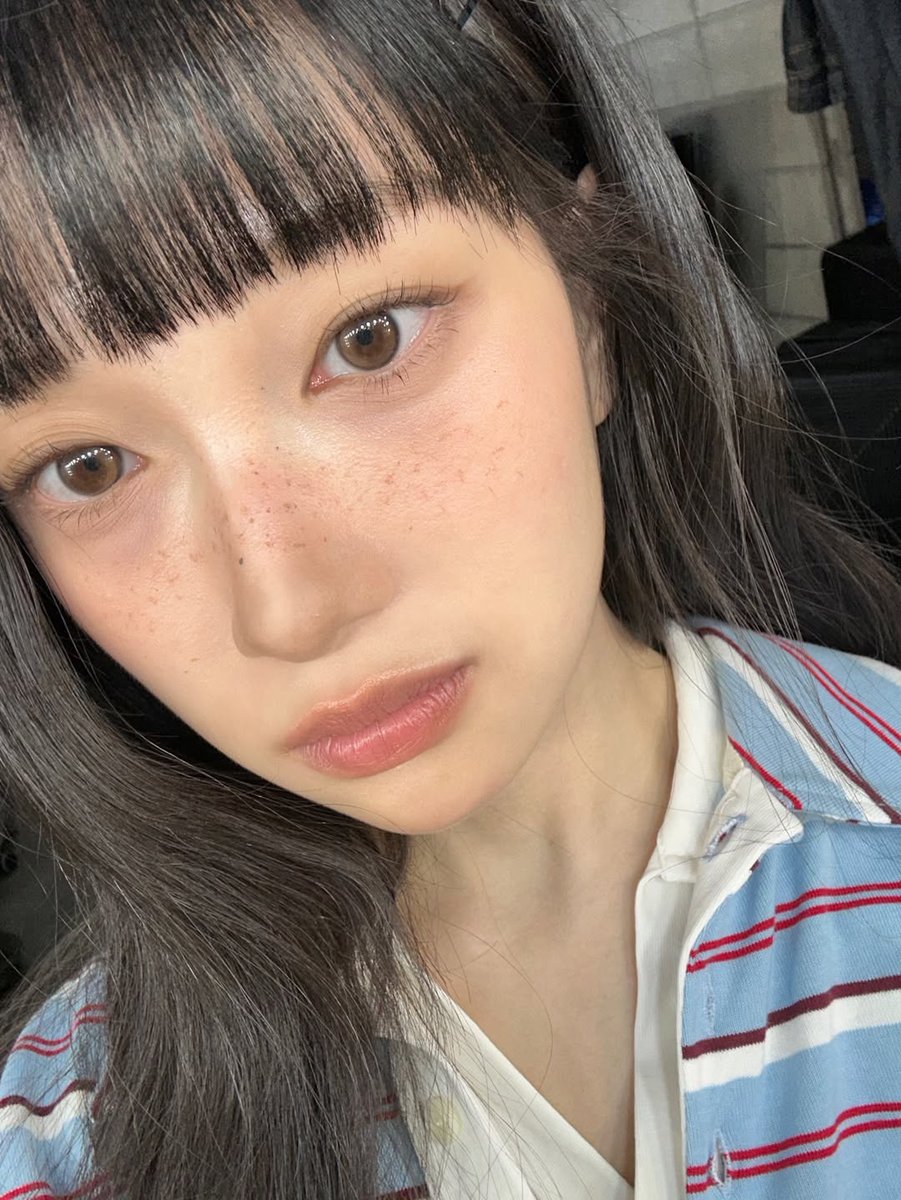 seolyeon's tweet image. 말도 안 돼, 나도 알아.