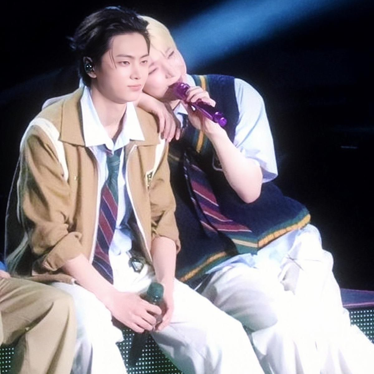 mysunsunj_'s tweet image. HIS FAVORITE HYUNG