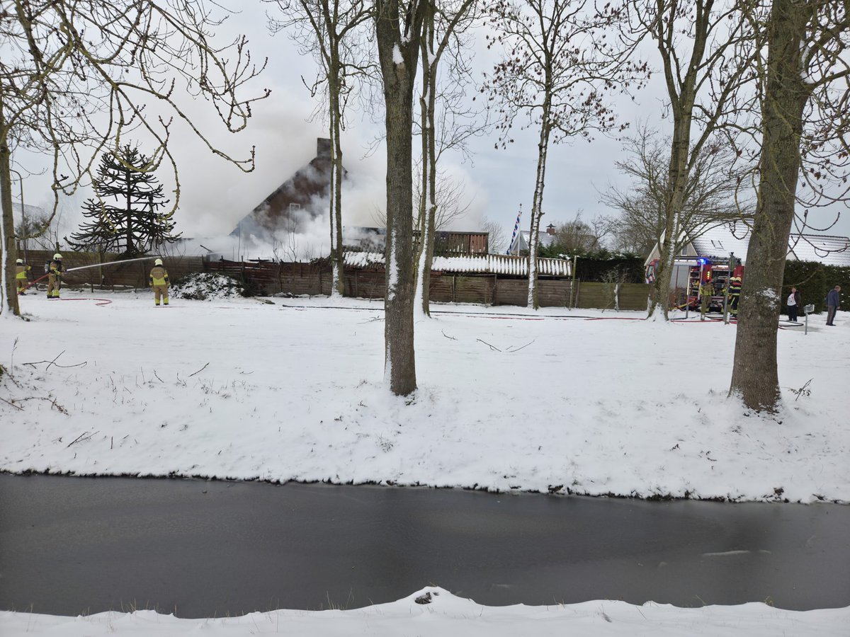 Uitslaande schuurbrand in Oudebildtzijl