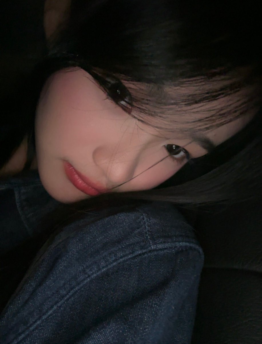 CErine_JKT48's tweet image. terimakasiii juga untuk vc aku sudah sold out!!! awali tahun ini dengan ngobrol bersama ya nanti 😆 jangan lupa dicatat jadwalnya harus dateng ok ok ok 🤍 sampai bertemuu!