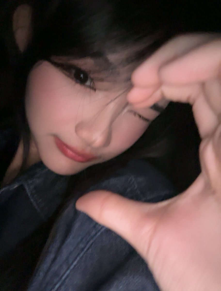 CErine_JKT48's tweet image. terimakasiii juga untuk vc aku sudah sold out!!! awali tahun ini dengan ngobrol bersama ya nanti 😆 jangan lupa dicatat jadwalnya harus dateng ok ok ok 🤍 sampai bertemuu!