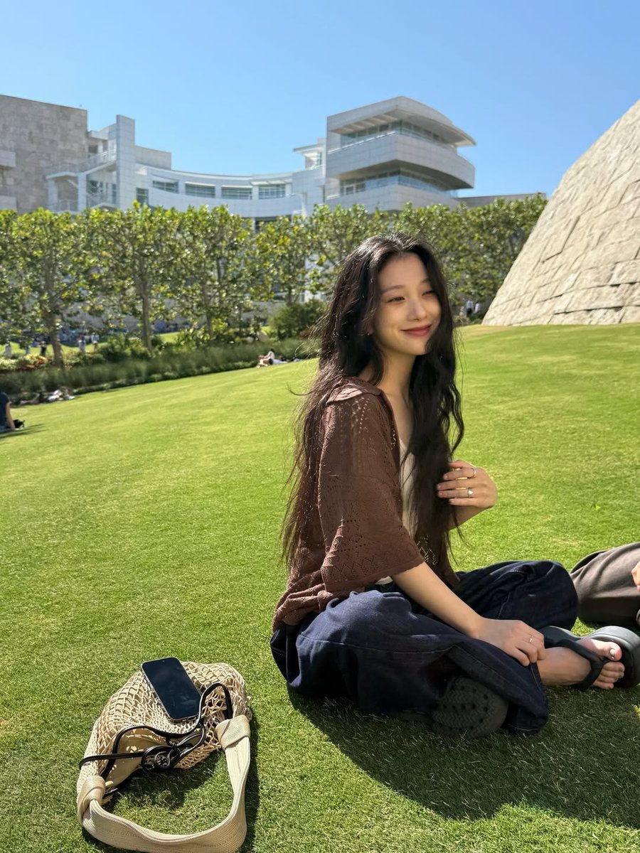 seolyeon's tweet image. 나 진짜 해냈어.