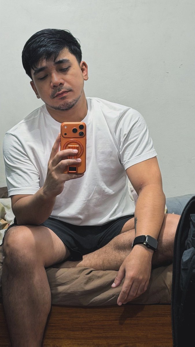 Istoi1's tweet photo. jobe or mcdo? 🤔 https://t.co/iFGYvoEYgT