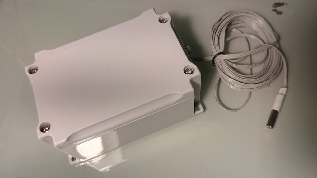 tinkerbee_in's tweet photo. Cold-chain monitoring doesn’t stop at the warehouse.

Introducing TempBee NB-IoT 🚚❄️
An AA-battery powered temperature + location tracker for cold-storage trucks, built on Nordic nRF9151 SoC.

✔ Pan-India NB-IoT
✔ WhatsApp™ alerts
✔ API-ready

Our first mobile NB-IoT deployment, after LoRaWAN, Wi-Fi & stationary NB-IoT systems.

📩 info@tinkerbee.in