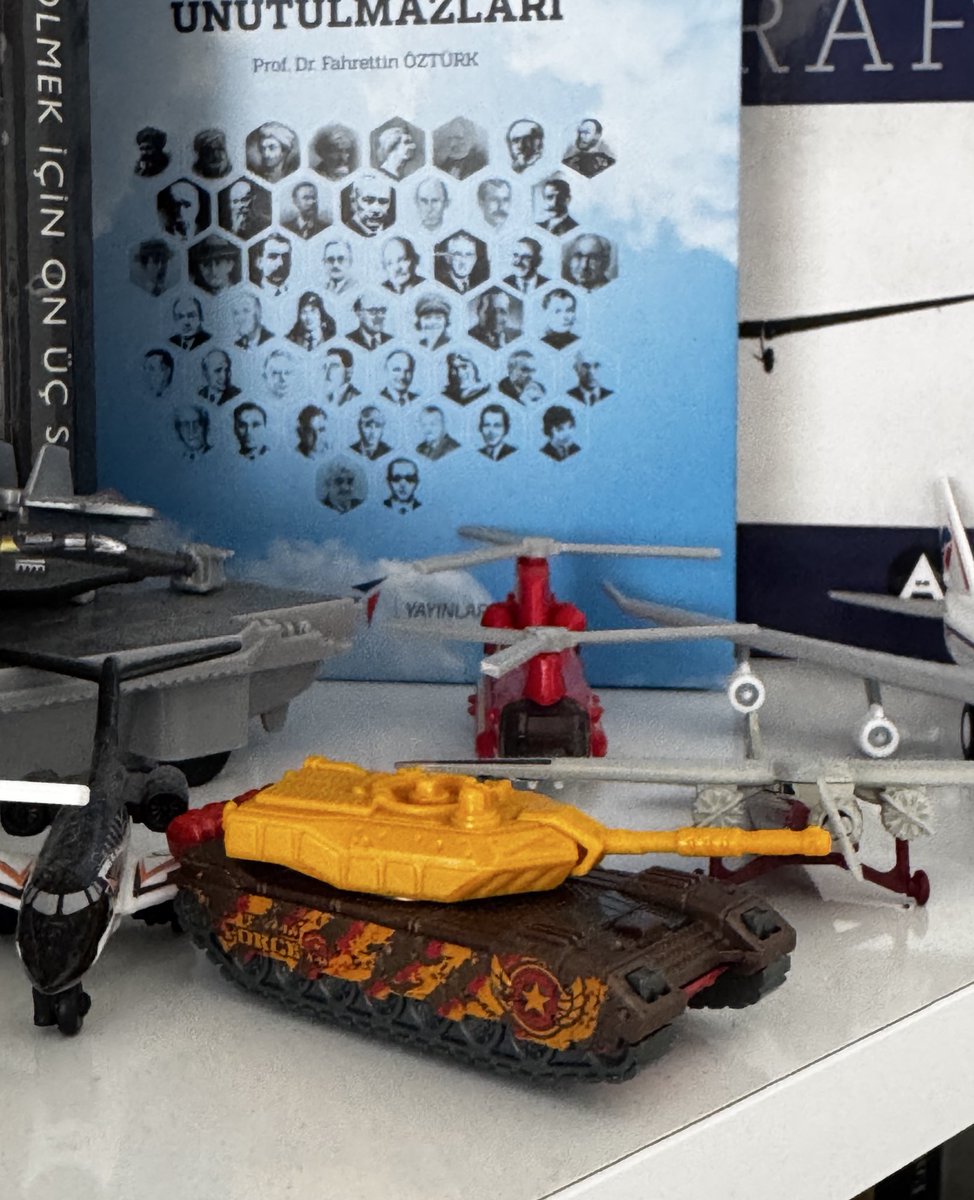 çer çöpün arasında bir yiğit