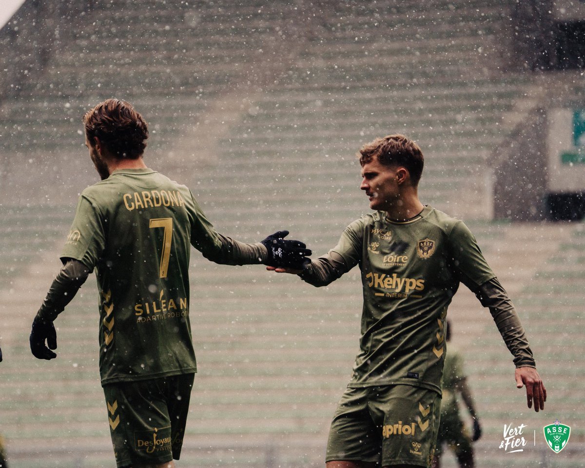 ASSEofficiel's tweet image. 5e : L’ouverture du score des Verts d'entrée ! Nadir El Jamali déborde dans son couloir et centre pour Irvin Cardona qui n’a plus qu’à conclure ! 👊

🟢 1-0 🔵 #ASSEAJA