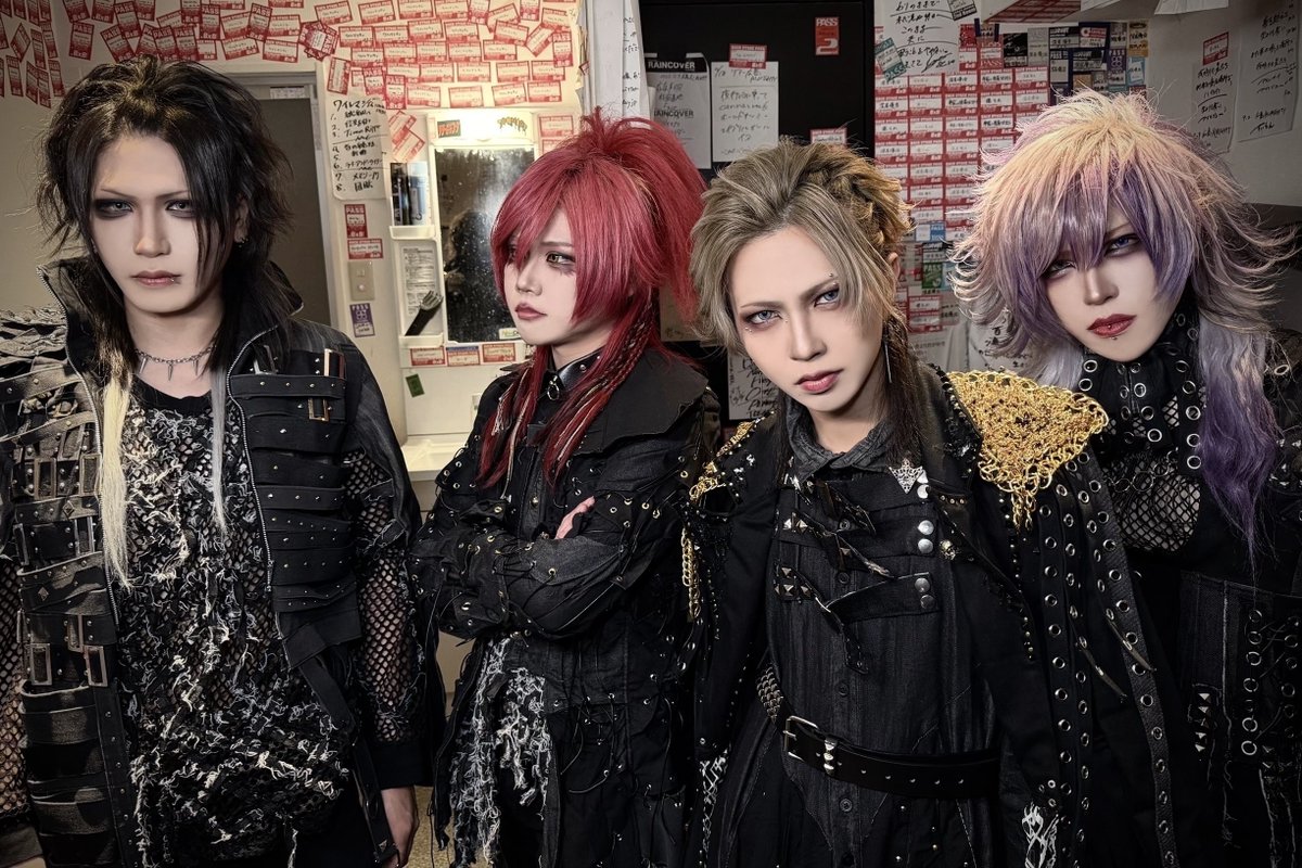 🏴 T H A N K S 🏴

◆1月10日(土) 広島ALMIGHTY
『Triforce-HIROSHIMA NEW FRONTIER-』

【SETLIST】

01. 束孤
02. ぶちROCK
03. 広島
04. 八丁左回り
05. JUNKIE

BUCHI SPECIAL THANKS TO ALL ‼︎‼︎‼︎