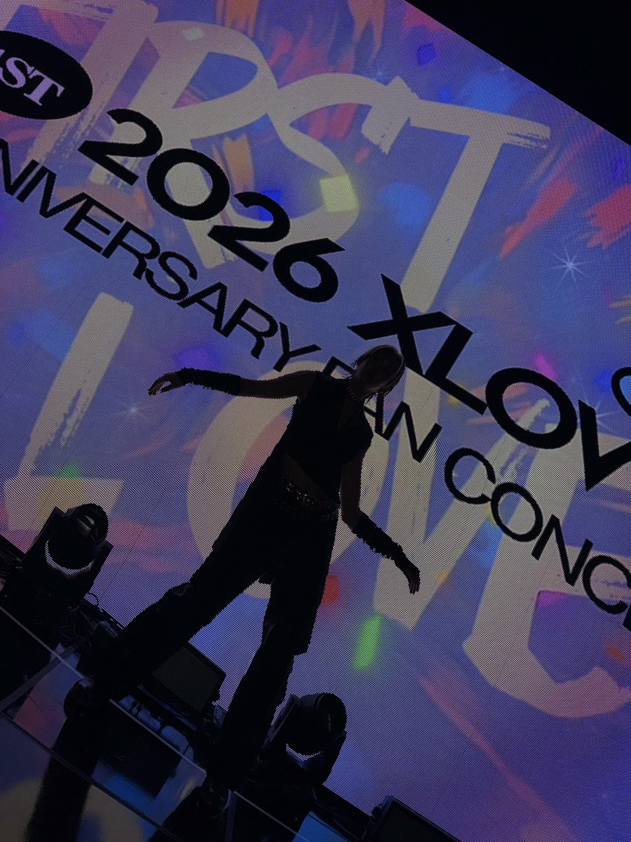 XLOV_official's tweet image. [📸]

𝟮𝟬𝟮𝟲 𝗫𝗟𝗢𝗩 𝟭𝘀𝘁 𝗔𝗡𝗡𝗜𝗩𝗘𝗥𝗦𝗔𝗥𝗬 𝗙𝗔𝗡 𝗖𝗢𝗡𝗖𝗘𝗥𝗧 &amp;lt;𝗙𝗜𝗥𝗦𝗧 𝗟𝗢𝗩𝗘&amp;gt;

#XLOV #엑스러브 
#HYUN #현
#FIRST_LOVE