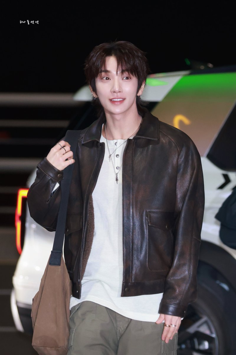 safe skies bubba!!!!!!!!!!! so so proud of you joshua 🥹💖