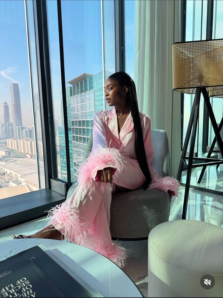 SPLENDYmo's tweet image. Mother😫😫😫😫