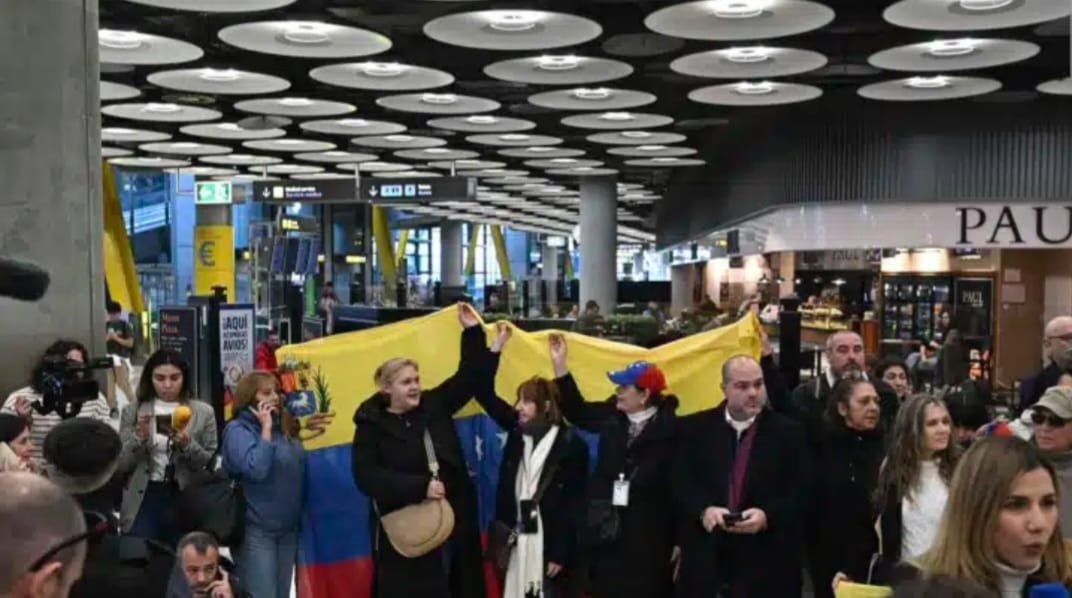 LiberAsturias's tweet photo. "El calvario de un preso político" por @alcaldeledezma en AL
Memoria, rigor y emoción se entrelazan para denunciar la arbitrariedad, honrar a las víctimas y reclamar una reconstrucción ética del país. Un texto que convierte la experiencia personal en alegato universal por la libertad.
https://t.co/rcntsIOoY6