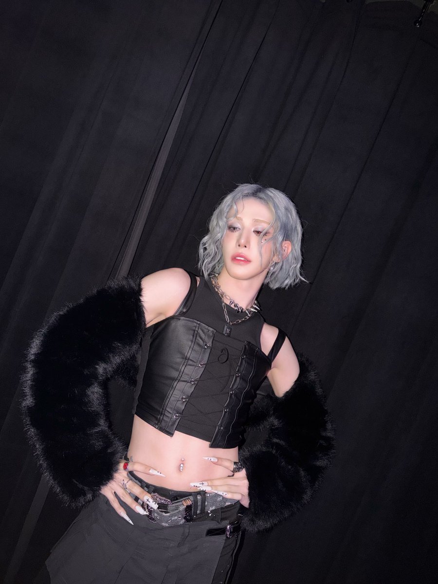 XLOV_official's tweet image. [📸]

𝟮𝟬𝟮𝟲 𝗫𝗟𝗢𝗩 𝟭𝘀𝘁 𝗔𝗡𝗡𝗜𝗩𝗘𝗥𝗦𝗔𝗥𝗬 𝗙𝗔𝗡 𝗖𝗢𝗡𝗖𝗘𝗥𝗧 &amp;lt;𝗙𝗜𝗥𝗦𝗧 𝗟𝗢𝗩𝗘&amp;gt;

#XLOV #엑스러브 
#WUMUTI #우무티
#FIRST_LOVE