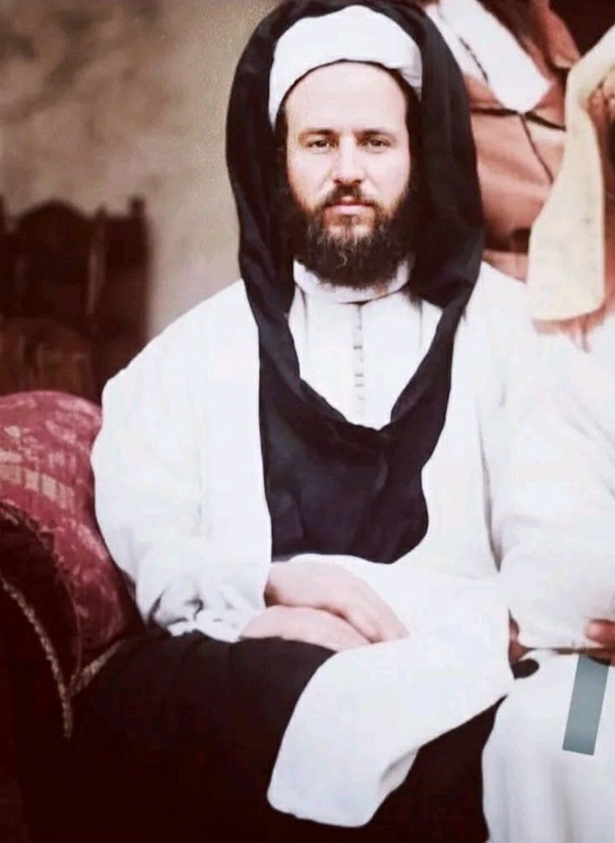 Mrthread4's tweet image. 📍 L'érudit, le gnostique, notre maître Ahmed Skiredj a dit :

"Mon frère, ce que je te conseille vivement c'est de préserver tes oraisons et de citer salatoul fatihi en abondance, à chaque fois que le temps te le permet, en voyage ou en résidence.
⬇️