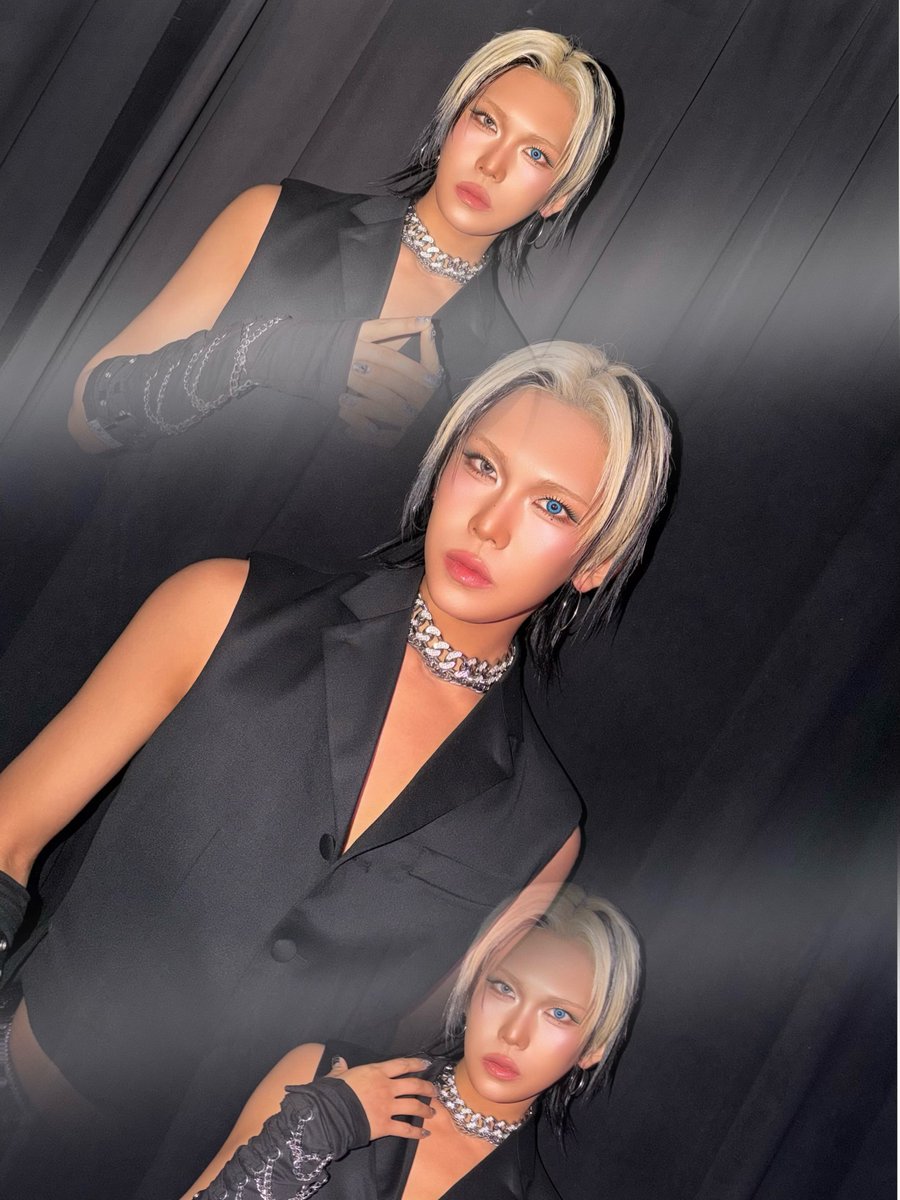 XLOV_official's tweet image. [📸]

𝟮𝟬𝟮𝟲 𝗫𝗟𝗢𝗩 𝟭𝘀𝘁 𝗔𝗡𝗡𝗜𝗩𝗘𝗥𝗦𝗔𝗥𝗬 𝗙𝗔𝗡 𝗖𝗢𝗡𝗖𝗘𝗥𝗧 &amp;lt;𝗙𝗜𝗥𝗦𝗧 𝗟𝗢𝗩𝗘&amp;gt;

#XLOV #엑스러브 
#HYUN #현
#FIRST_LOVE