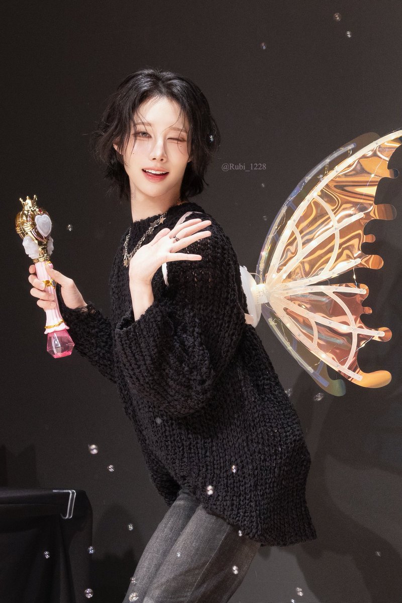 Rubi_1228's tweet image. 250110 점프업 대면 팬싸

🦋🫧
#XLOV #엑스러브 #エクブ
#RUI #루이 #천관루이 #ルイ #陳冠叡