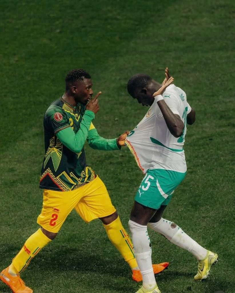 Lui, il était en guerre conformément peut-être à la volonté de son coach que je me garde de qualifier ici