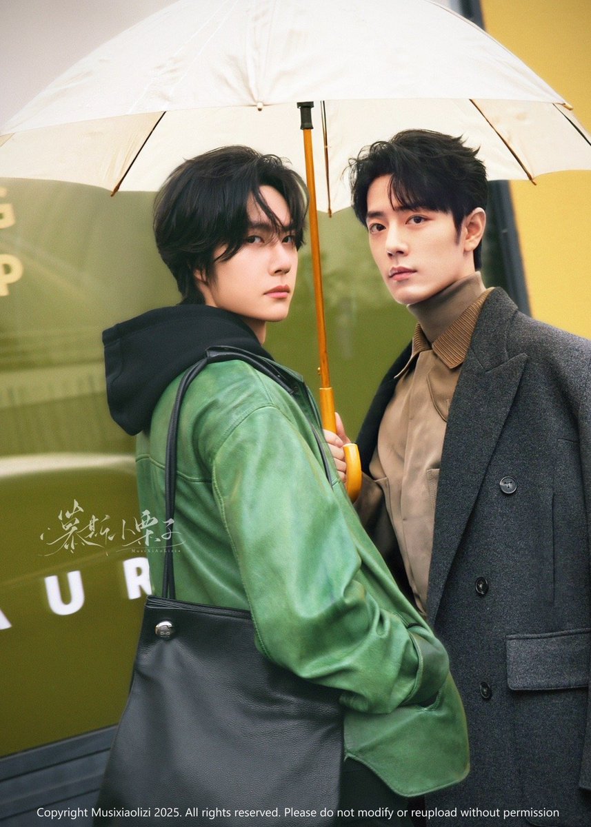 bjyx__1823's tweet image. 진짜 잘 어울린다...💚❤️

((와중에 모자형아 사진 뭔가 뿍👊함😆
((넌 없지? 하는 것 같어🤧
weibo.com/7360831795/519…