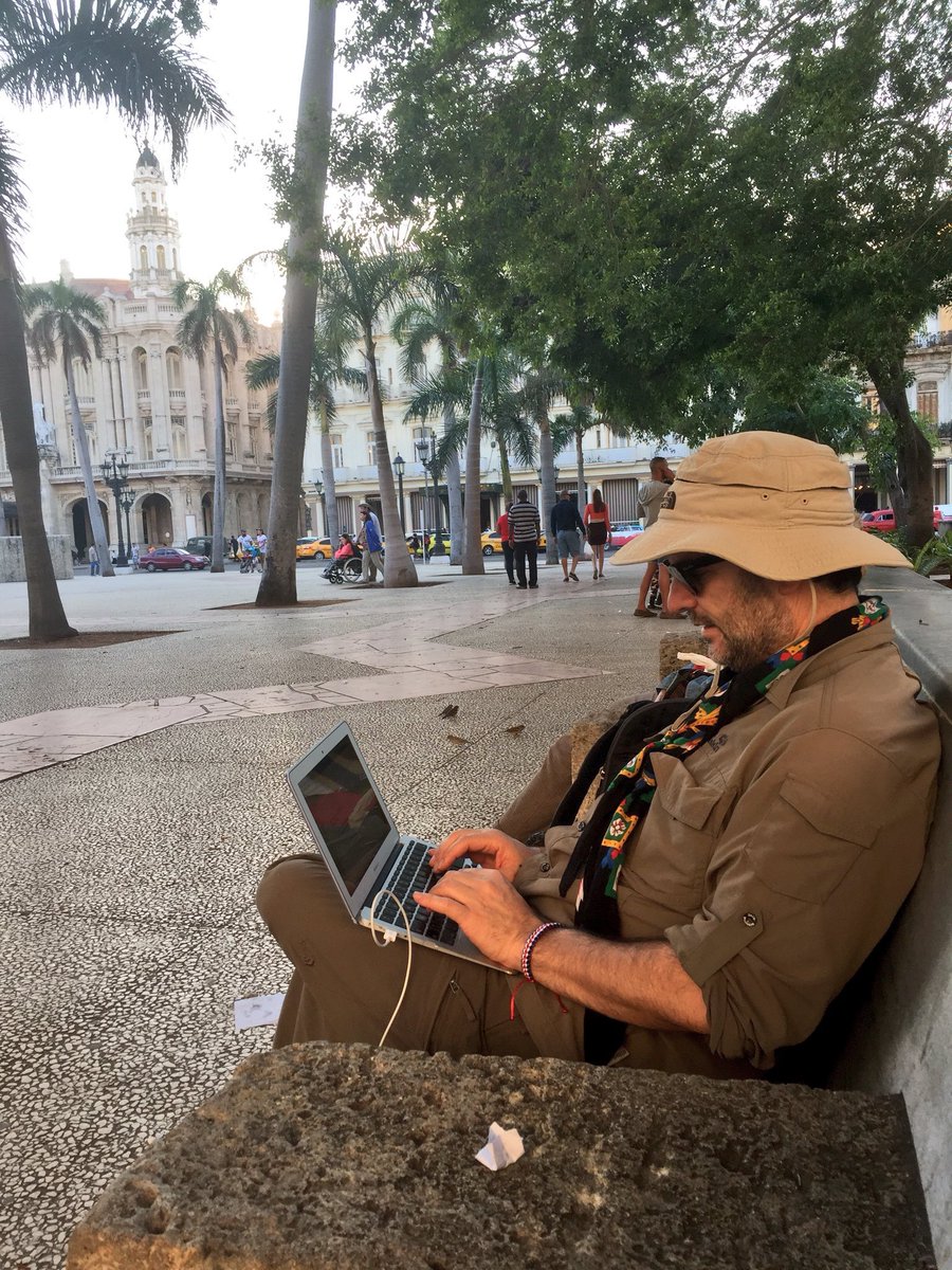 kemalozturk2020's tweet image. Gazeteci olarak 30. Yılımı bitirmiş bulunuyorum.
Hala çalışan bir gazeteciyim, zaten bizim meslekte emekli olunmaz.

Savaşlar, çatışmalar, afetler ve kriz bölgelerinde, yani sahada geçti mesaimin çoğu. 
Çünkü sahada olmadı mı meseleyi tam anlamamak mümkün değildir.

Mesleğimizin…