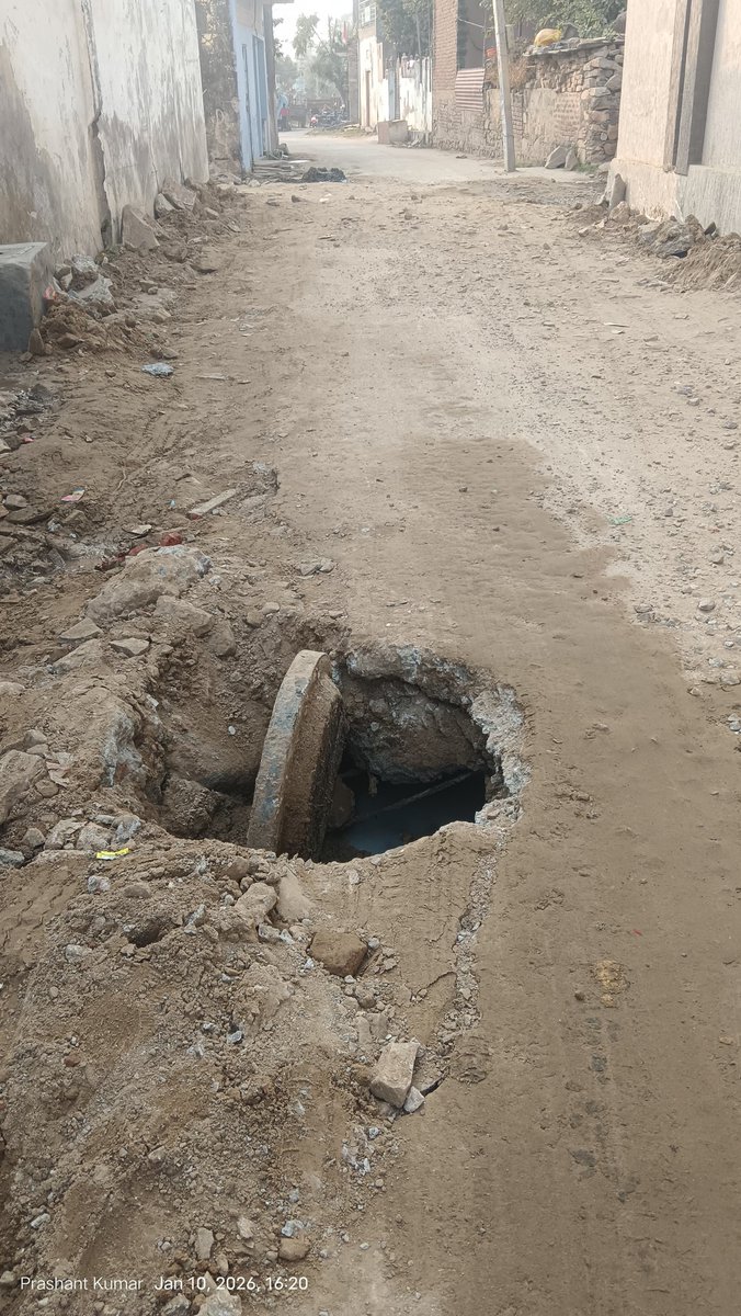 pk7338469's tweet photo. @Ra_THORe Hellosir, hum bhut acha kam kr rhe hain, pure Jaipur me sbhi colonies me acha khasa development start kr rkha hai theek usi me bhut jgh pr kaam pura ho gya but mitti, hole, gddon ki vjh see streets block hain, niche uki photos h Nangal Jaisabohra. Kindly do needful 🙏😔 https://t.co/EfRA7DAYsV