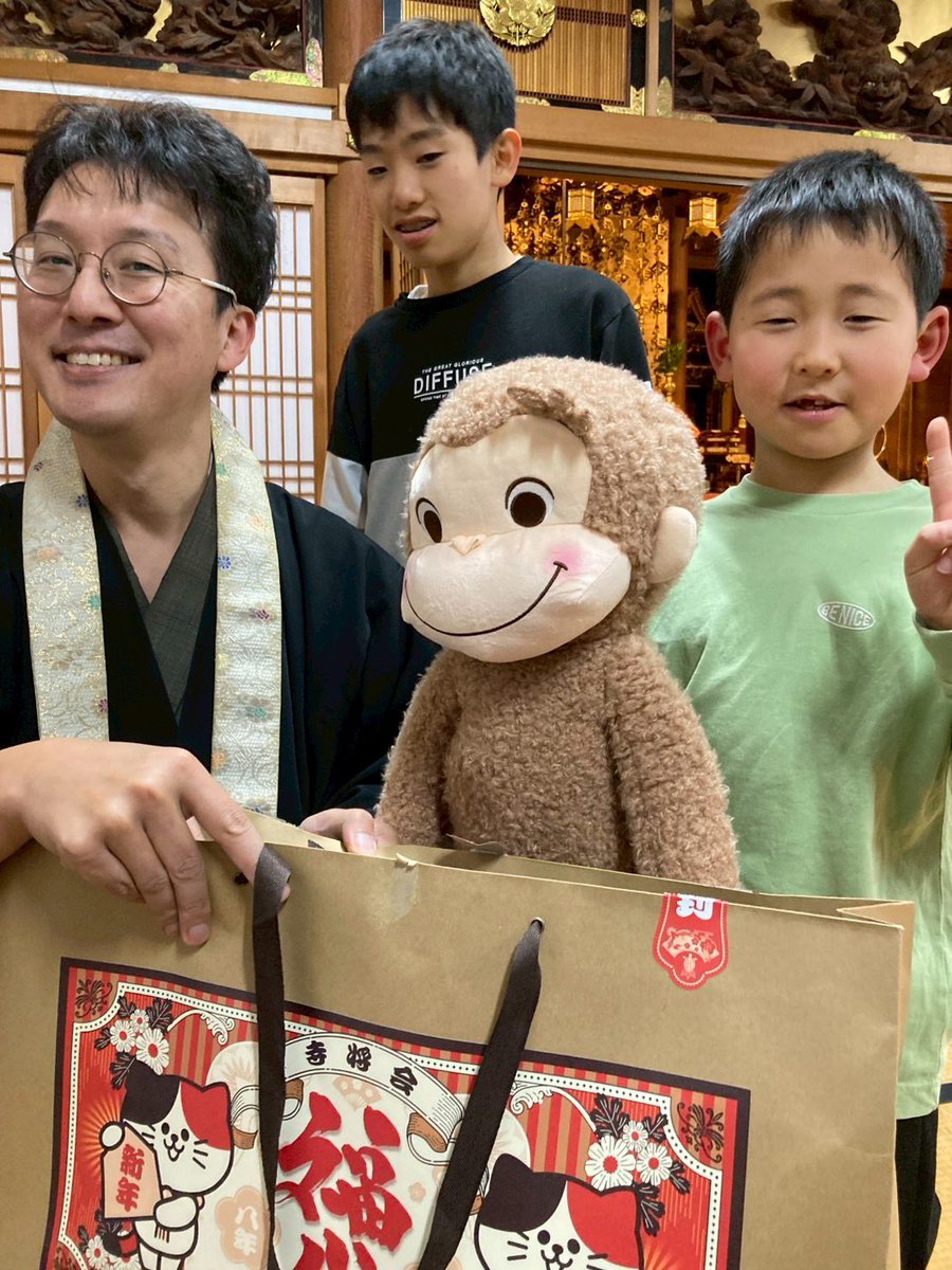 annyoji's tweet photo. 寺子屋将棋教室の新年会の様子
福袋がバッチリうけたので2026年の幸先は良好でございました

#将棋 #お寺 #真宗大谷派 https://t.co/RiFU273bKu
