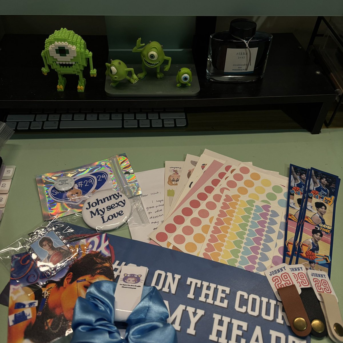 rich in life bc my good friend <a href="/persuhnality/">janica</a> just spoiled me w journaling materials and johnny related stuff 🥹🫶🏻 

thank u nicaaaa! paldough na paldough 😭