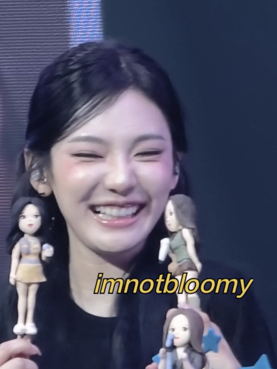 KWGN4gwo's tweet image. 이러케 웃는거 진짜 못참겟음 씨팔 ㅜㅜ