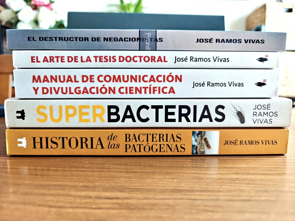Seguimos aumentando la colección.
#Divulgacion #Divulgacioncientifica 

•El destructor de negacionistas
•El arte de la tesis doctoral
•Manual de comunicación y divulgación científica
•Superbacterias
•Historia de las bacterias patógenas