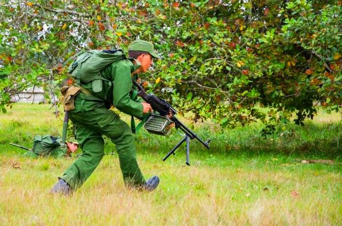 ¡Comienza el Día Nacional de laDefensa en el Ejército Central! Bajo nuestra doctrina de #GuerraDeTodoElPueblo, reafirmamos nuestra voluntad inquebrantable. Somos un pueblo duro, un pueblo bravo. ¡Nuestra defensa no se descuidará jamás! #PuebloUniformado