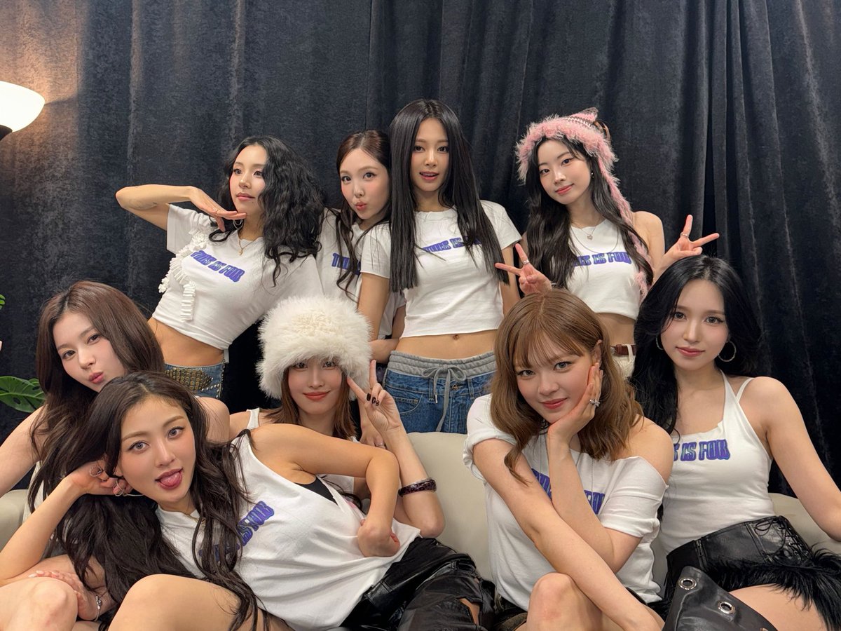 チェヨン 9人そろった最初がこれだし、チェヨンちゃんがサチェンしてるし本当に