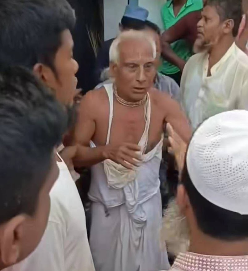 Chandra4Bharat's tweet image. This is how they're treating Hindus in Bangladesh.!!🤬

How would you treat Kanglus in India after watching this.!?