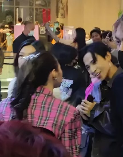 tzustacey's tweet image. haha cute