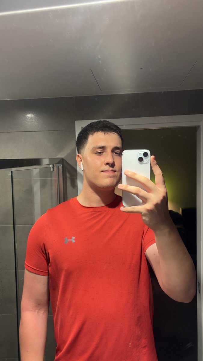 TheLukaFarley's tweet photo. Haircut done ✅ All locked and loaded for my interview at Nana’s Bakery on Monday. Short, neat, and professional. Wish me luck👵🏼🍞
#moggin #bread #newcut #newfoundswagger https://t.co/kOENmr5IgC