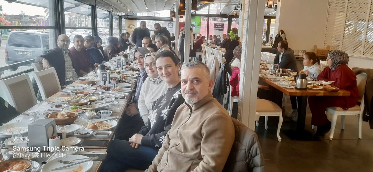 Birlik ve beraberliğimizin bereketini sofralarımızda paylaşıyoruz. 

Bugün İl Milli Eğitim Müdürlüğü, Halk Eğitim Merkezi ve Köksal Toptan Lisesi üyelerimiz ile 4.sünü düzenlediğimiz kahvaltı etkinliğinde bir araya geldik.

Katılım sağlayan, gönlünü ve sohbetini bizimle paylaşan