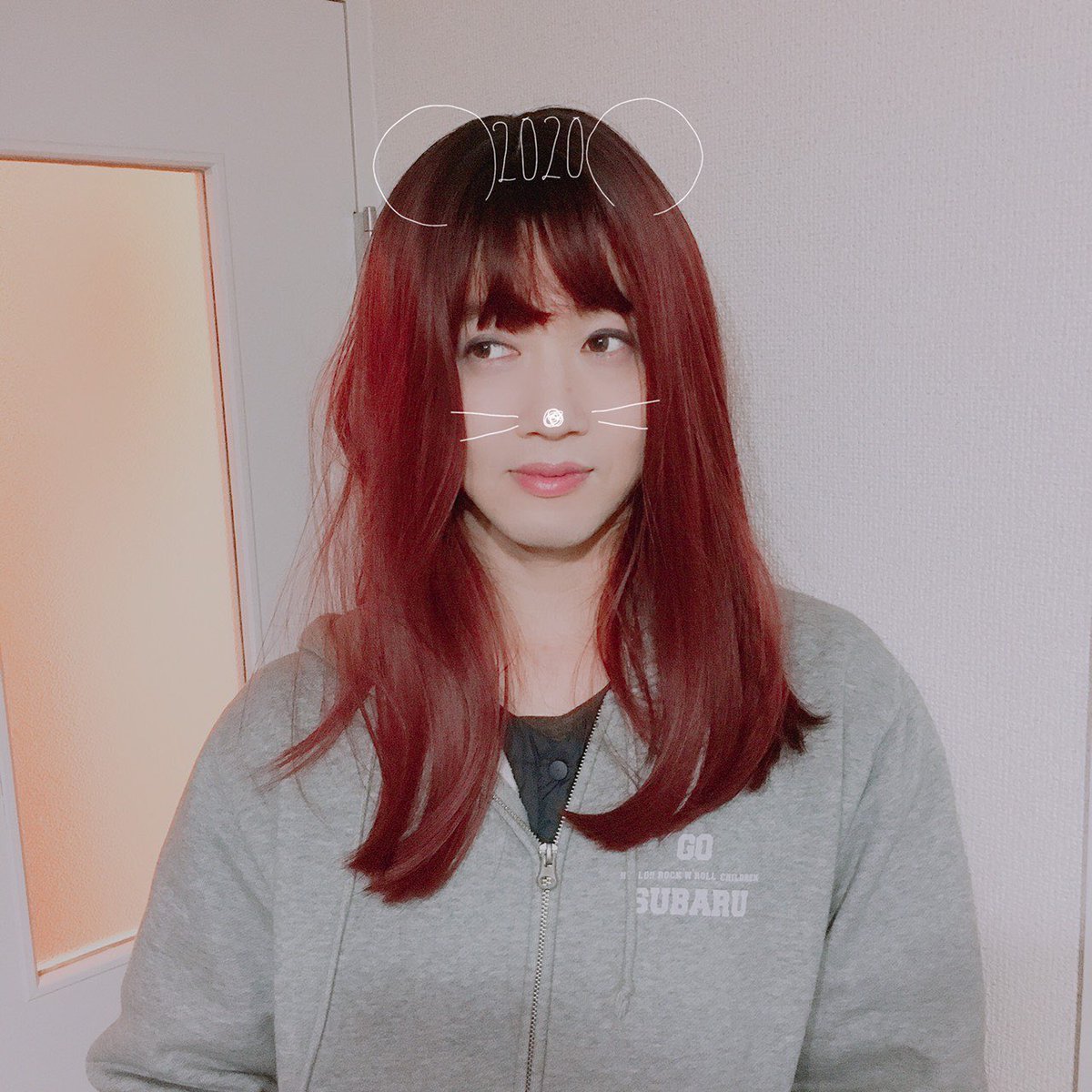 大丈夫・・・、アタイこんなにかわいい
アタイ、こんなにかわいい
大丈夫・・・
多分