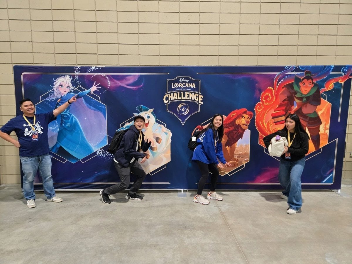 xMarce1o's tweet photo. Day 2 - Fri ✅
The energy is amazing! Had some of our fav cards signed with a little highland cow to remind us of Edinburgh. Got carried away in a collection quest and forgot to eat lunch. 😭 It was a good day to make mistakes and knock off the holiday rust for the main event! https://t.co/GbDkeKdDYK