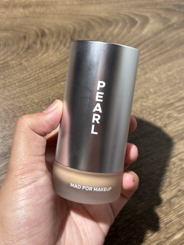 bulbulkun's tweet image. I didn’t believe in a perfect shade match… until this skintint proved me wrong.
Beneran nyatu banget sama kulit, no abu-abu, no dempulsss😙🤏

One of the best skintint fr!♥️