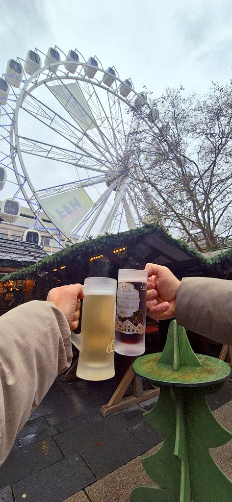 Joergemann's tweet image. #Prost🔥🍷 Ihr Säcke

Ein letztes Mal für diese Saion #Winterstubb @Stadt_Wiesbaden